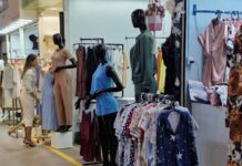 Diminuição de clientes na Feira dos Goianos leva comerciantes a venderem também na internet