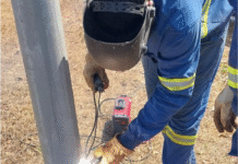 Soldagem de postes busca coibir furtos de cabos de iluminação pública no DF