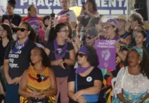Levante Mulheres Vivas: protesto pelo fim da violência reúne milhares na Torre de TV