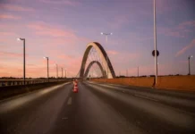 Livro propõe olhar além dos monumentos de Brasília