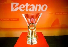 Taça do Brasileirão chega ao DF e fica em exposição no Conjunto Nacional