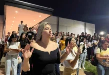 Corrente de fé por adolescente espancado reúne mais de 200 pessoas em hospital