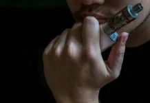 Brasília tem maior percentual de estudantes que já experimentaram cigarro eletrônico