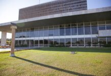 Governadora decreta ponto facultativo na próxima segunda-feira