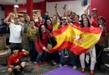 Comunidade espanhola celebra vitória em Brasília