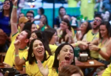 Bares do DF cobram entrada em dia de jogo do Brasil. Prática é legal?