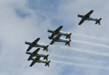 Esquadrilha da Fumaça faz tradicional apresentação no desfile de 7 de Setembro