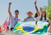 Lula pede votos para Leandro Grass pelas redes sociais